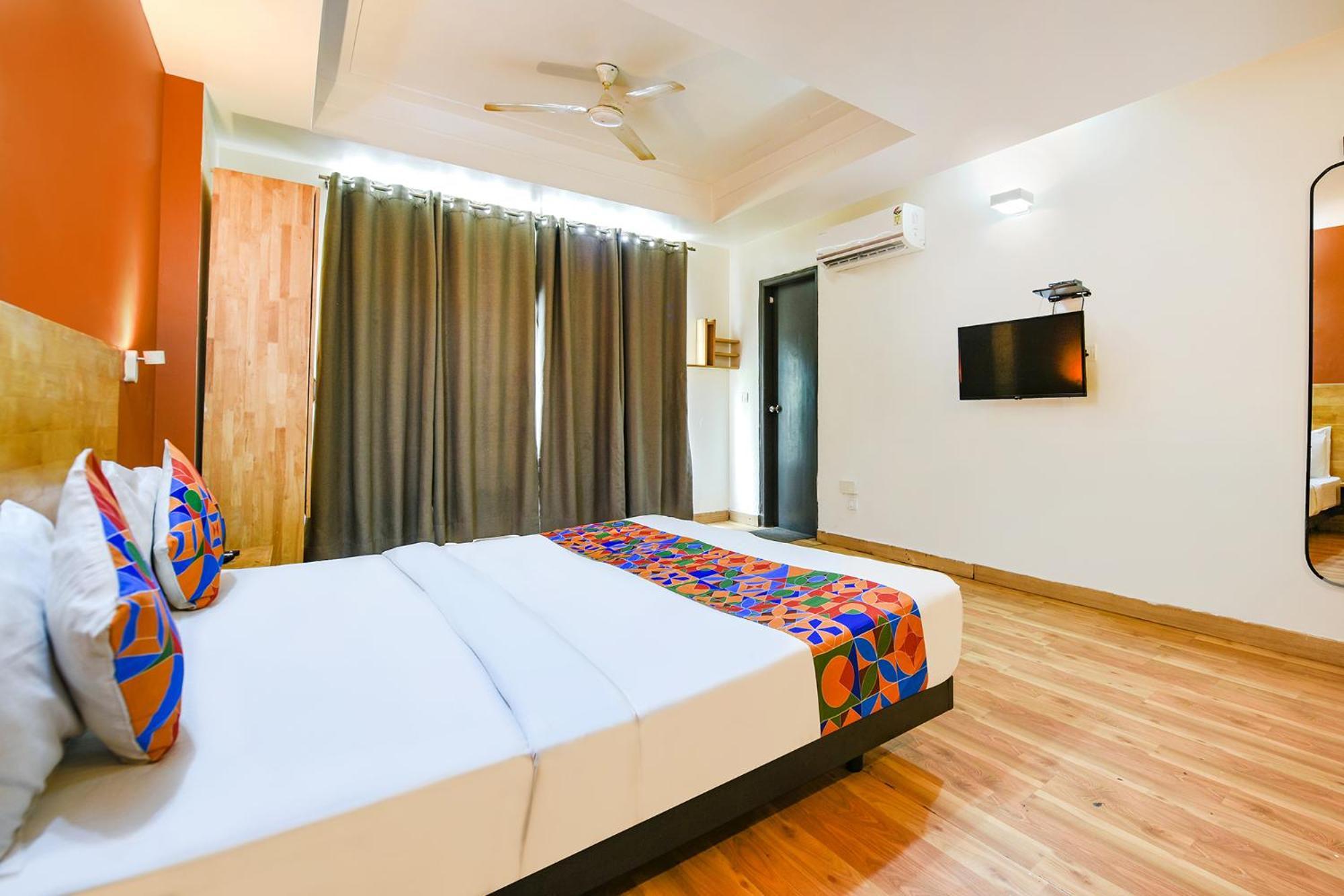 Hotel Fabhotel La Serene Nfc New Delhi