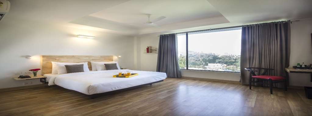 Fabhotel La Serene Nfc
